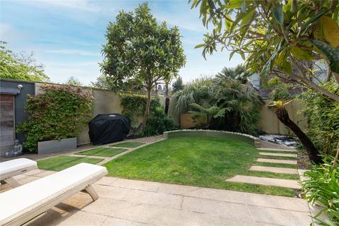 8 Vardens Road, London, SW11 1RH