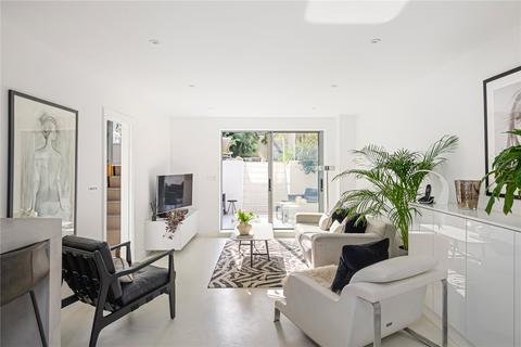 8 Vardens Road, London, SW11 1RH