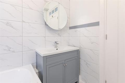 2 bedroom flat to rent, High Street, Rottingdean