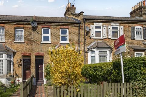 2 bedroom cottage for sale, Chelmsford Road, Southgate