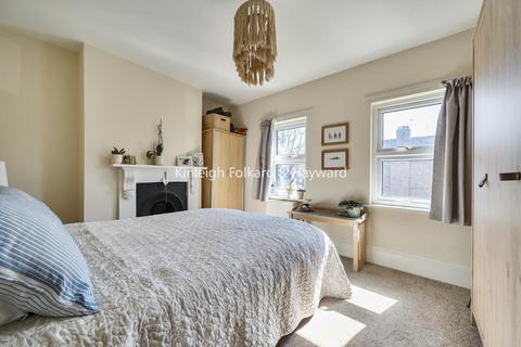 2 bedroom cottage for sale, Chelmsford Road, Southgate