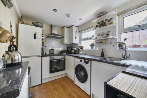 2 bedroom cottage for sale, Chelmsford Road, Southgate