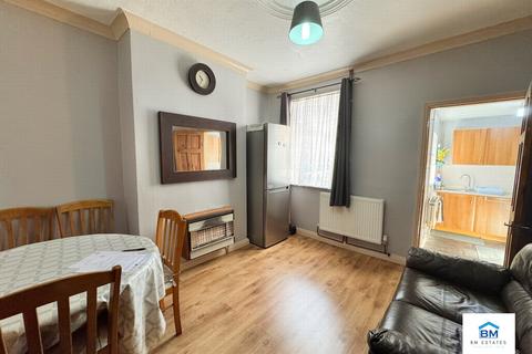 2 bedroom terraced house for sale, Green Lane Road, Leicester LE5