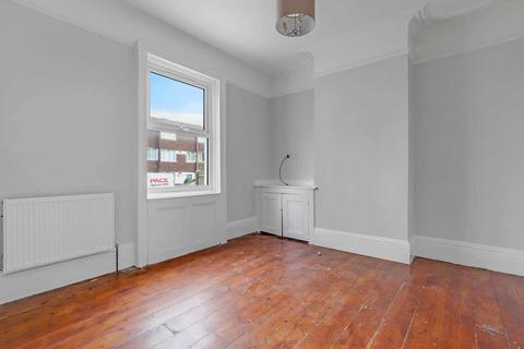 4 bedroom house to rent, Jasmine Grove, London