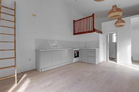 4 bedroom house to rent, Jasmine Grove, London