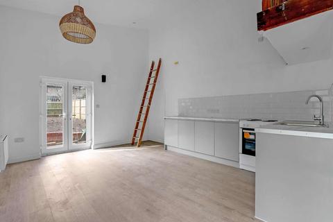 4 bedroom house to rent, Jasmine Grove, London