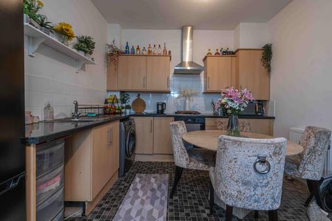 2 bedroom flat for sale, Samuel Court, Cudworth S72