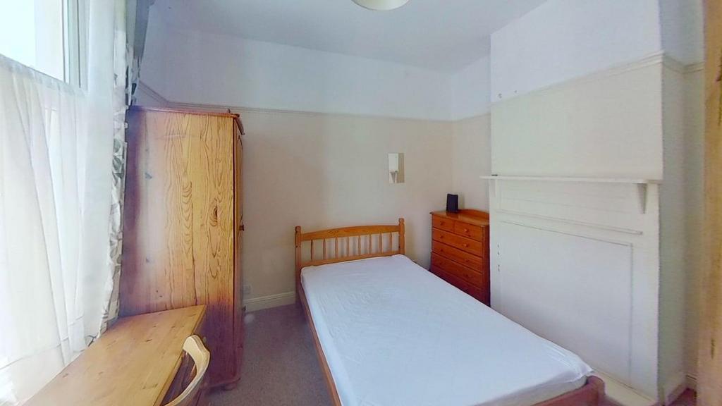 Brompton-Rd-Bedroom.jpg