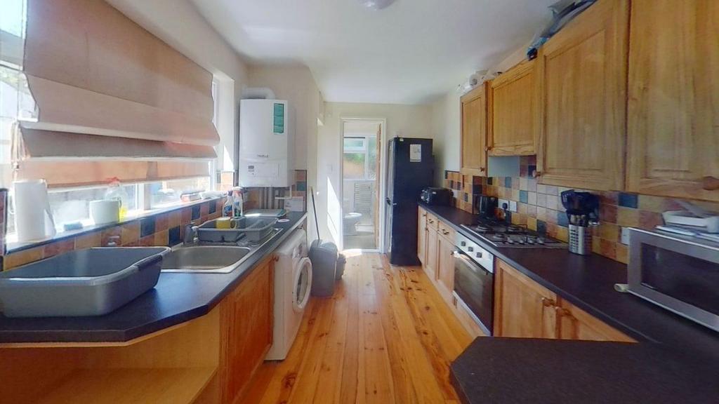 Brompton-Rd-Kitchen.jpg
