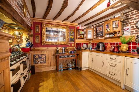 2 bedroom character property for sale, Beach Street, Deal CT14
