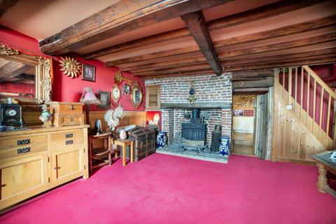 2 bedroom character property for sale, Beach Street, Deal CT14