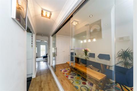 7 Meadow Close, London, E4 7LD