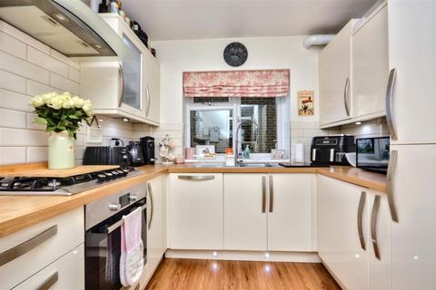 2 bedroom flat for sale, Upperton Road, Eastbourne