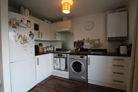 2 bedroom flat to rent, Guillemot Road, Portishead
