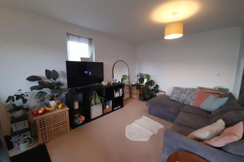 2 bedroom flat to rent, Guillemot Road, Portishead