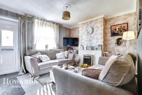 17 Albany Road, Lowestoft, NR32 1JR