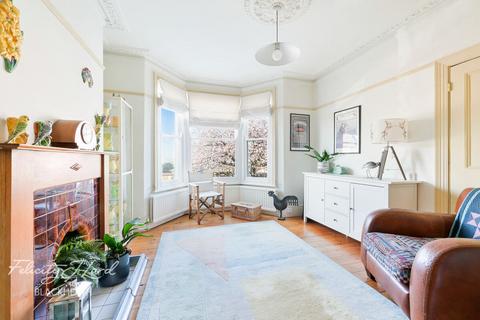 4 bedroom terraced house for sale, Nithdale Road, London