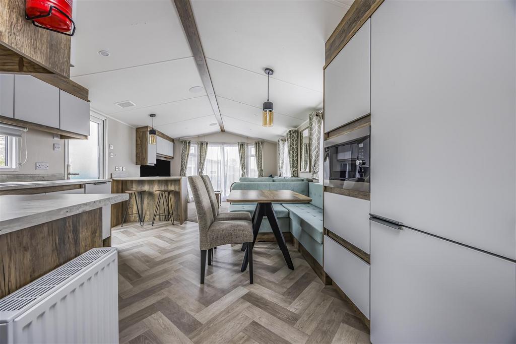 Mill Rythe Holiday Village-Portico Marketing-Arden&