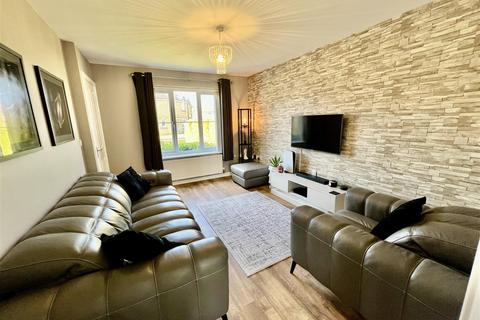17 Norham Drive, Darlington, DL3 0EB