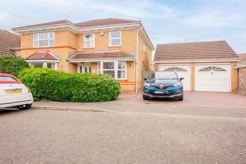 undefined, 4 bedroom Detached House in Rayleigh