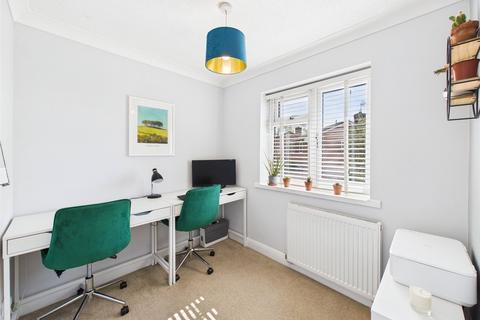 3 Upton Lane, Abbeymead, Gloucester, GL4 5UB