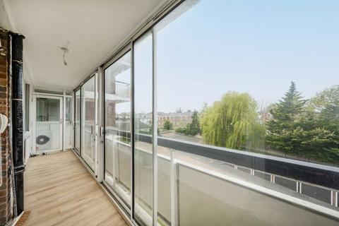 1 bedroom flat to rent, Regents Park Road, London N3