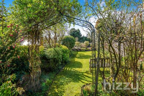 21 Gallows Hill, Hadleigh, Ipswich, IP7 6DD