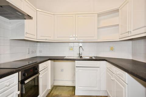 2 bedroom flat to rent, Chestnut Mews, Woodford Green IG8