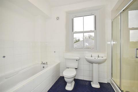 2 bedroom flat to rent, Chestnut Mews, Woodford Green IG8