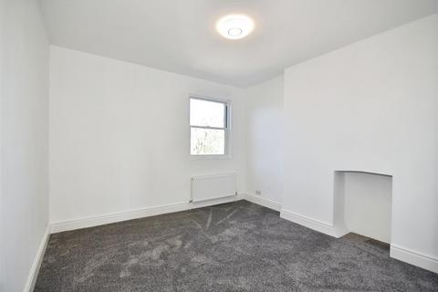 2 bedroom flat to rent, Chestnut Mews, Woodford Green IG8