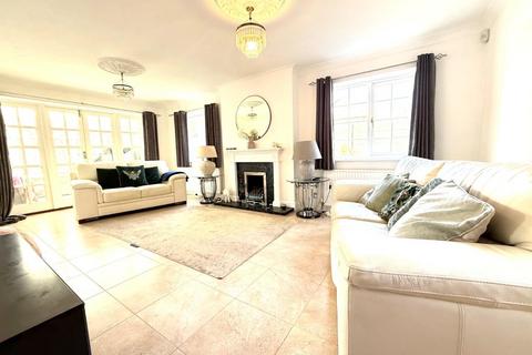 4 bedroom detached house for sale, Sargeants Lane, Collingtree NN4
