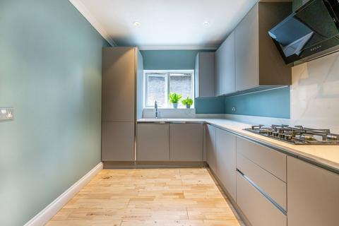 2 bedroom flat for sale, Hainault Road, Leytonstone, London, E11