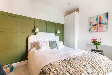 19 Drayton Road, London, NW10 4DE