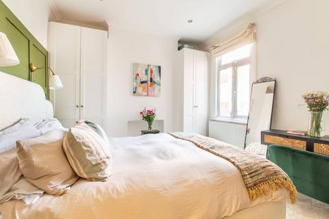 19 Drayton Road, London, NW10 4DE