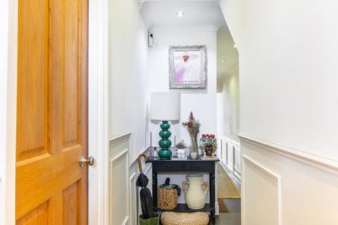 19 Drayton Road, London, NW10 4DE