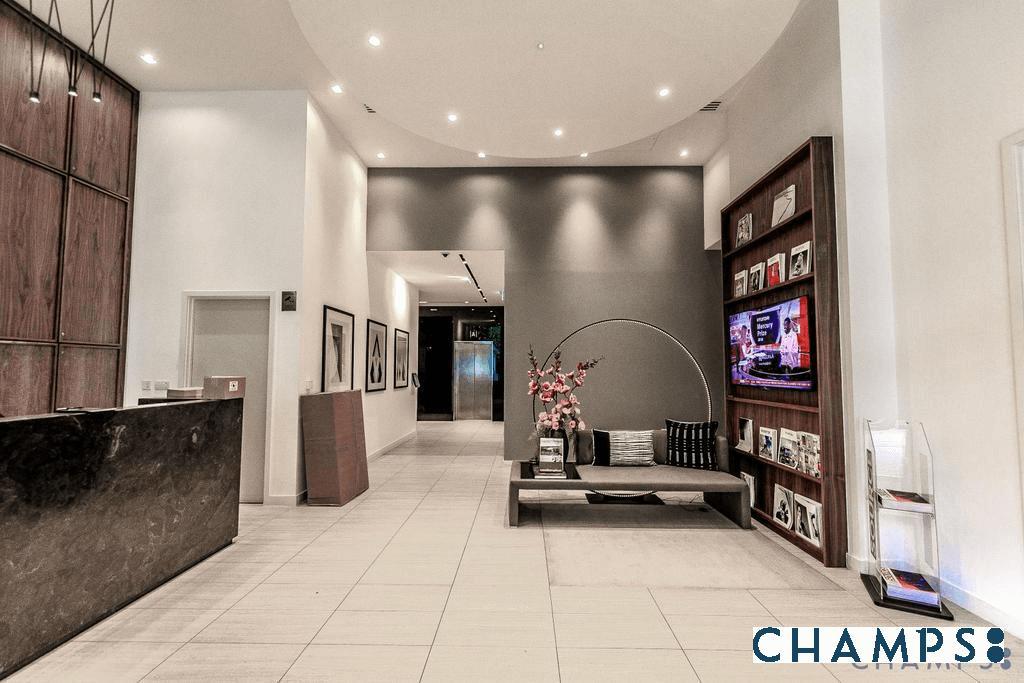 2 bed flat to rent in Skyline Apartments, Three W