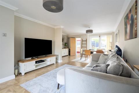 1 Banbrook Close, Solihull, B92 9NF