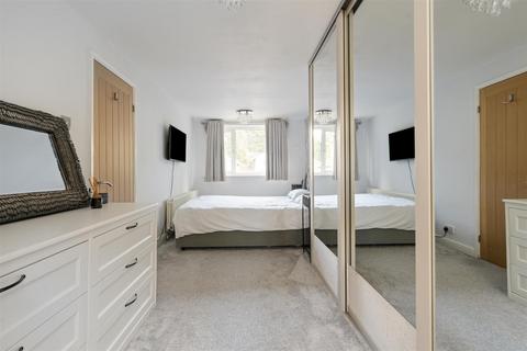 1 Banbrook Close, Solihull, B92 9NF