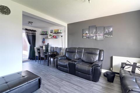 2 bedroom semi-detached house for sale, Magpie Court, Stonehouse