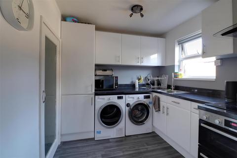 2 bedroom semi-detached house for sale, Magpie Court, Stonehouse