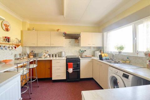 2 bedroom bungalow for sale, Great Clacton CO15