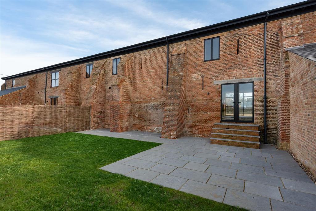Frognal Farm Barns, Teynham