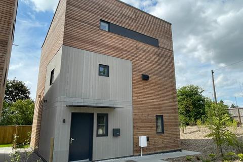 4 bedroom detached house for sale, Wakefield Road, Bradford BD11
