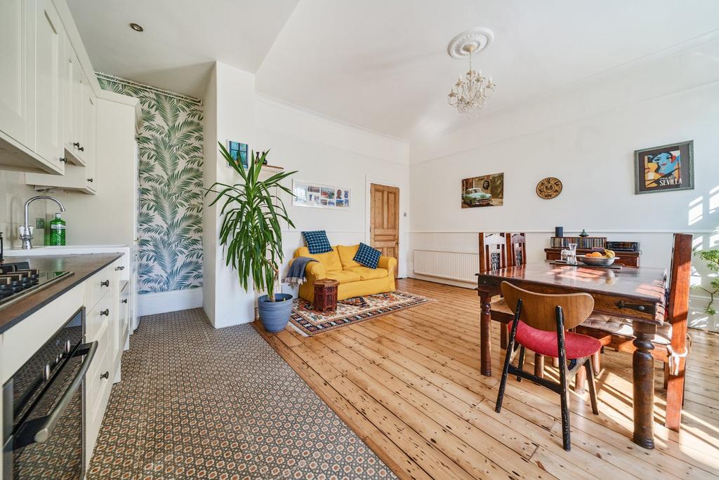 Kitchen/Reception