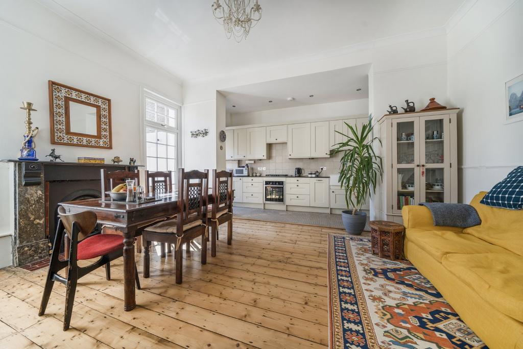 Kitchen/Reception