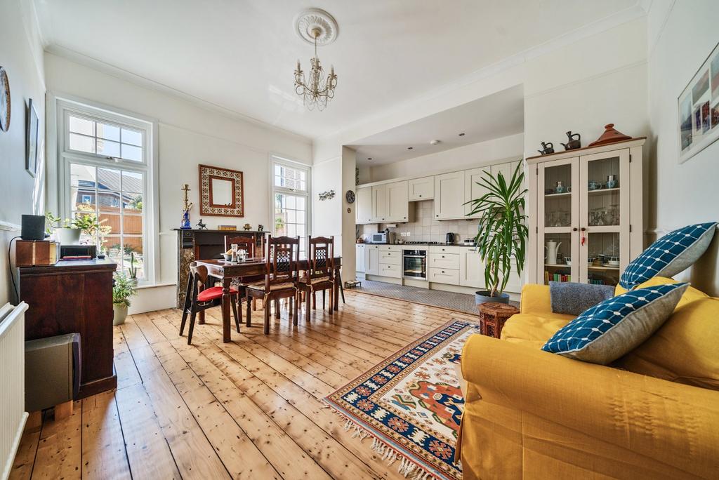 Kitchen/Reception