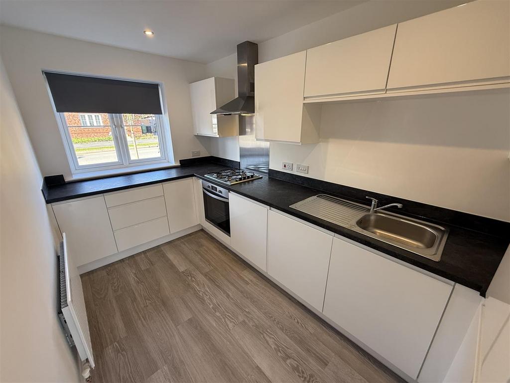 Kitchen 2.JPG