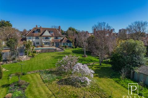 6 bedroom detached house for sale, Third Avenue, Frinton-On-Sea