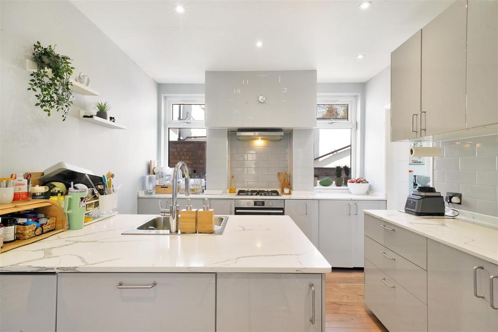 117 Eton Avenue - 9 LEJ3 Mie8 V0g Vv HTr NMl.jpg