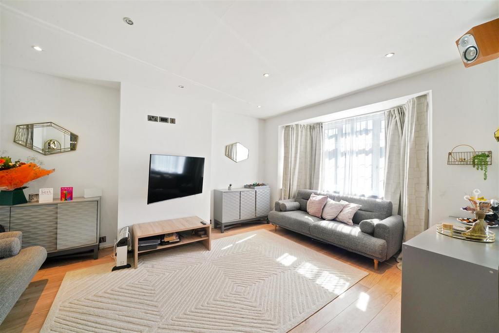 117 Eton Avenue - XYEy Vhq BLwzy6 IEt Ij HS.jpg